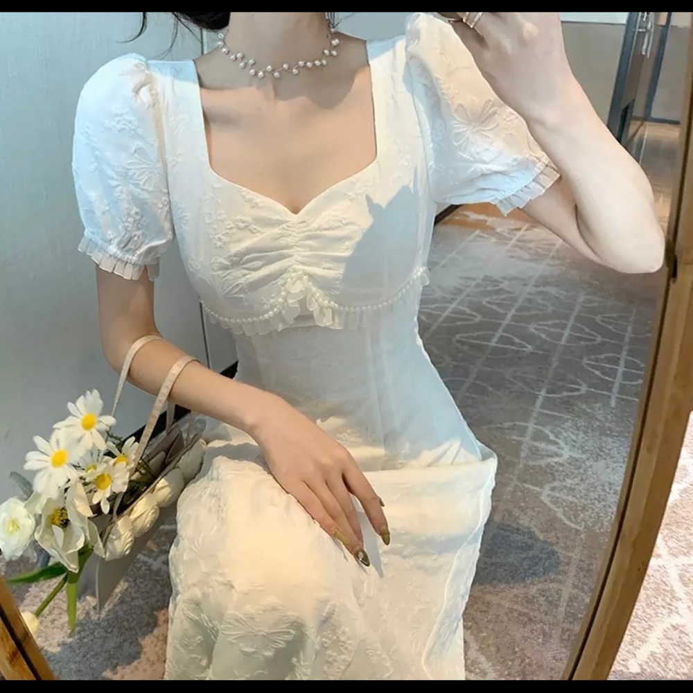 White Vintage Dress with Pearl